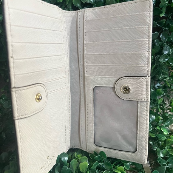Kate Spade Wallet - Picture 4 of 6